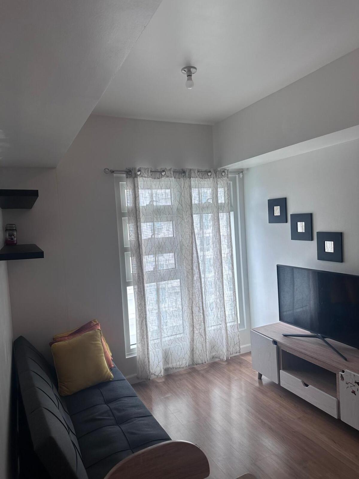Cozy 2 Bedroom In A Prime Area *